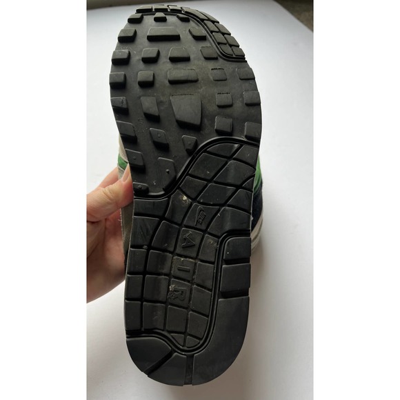 NIKE mens sz 9.5 Air Max 1 Classic Skull Pack 2008 Green Barley Gray GUC - Picture 5 of 7